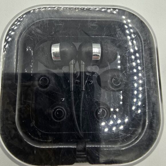 Billboard Stereo Earbuds with In-Line Mic Storage Case Black - Picture 4 of 4